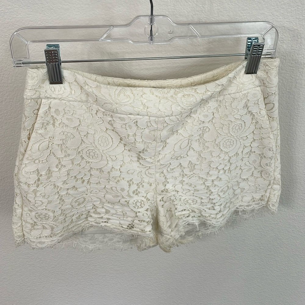Express shorts, side zipper with clasp